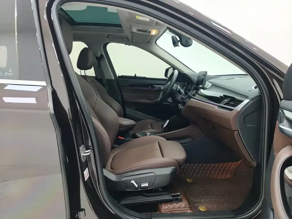 BMW X1 2021 из CN, фото 10