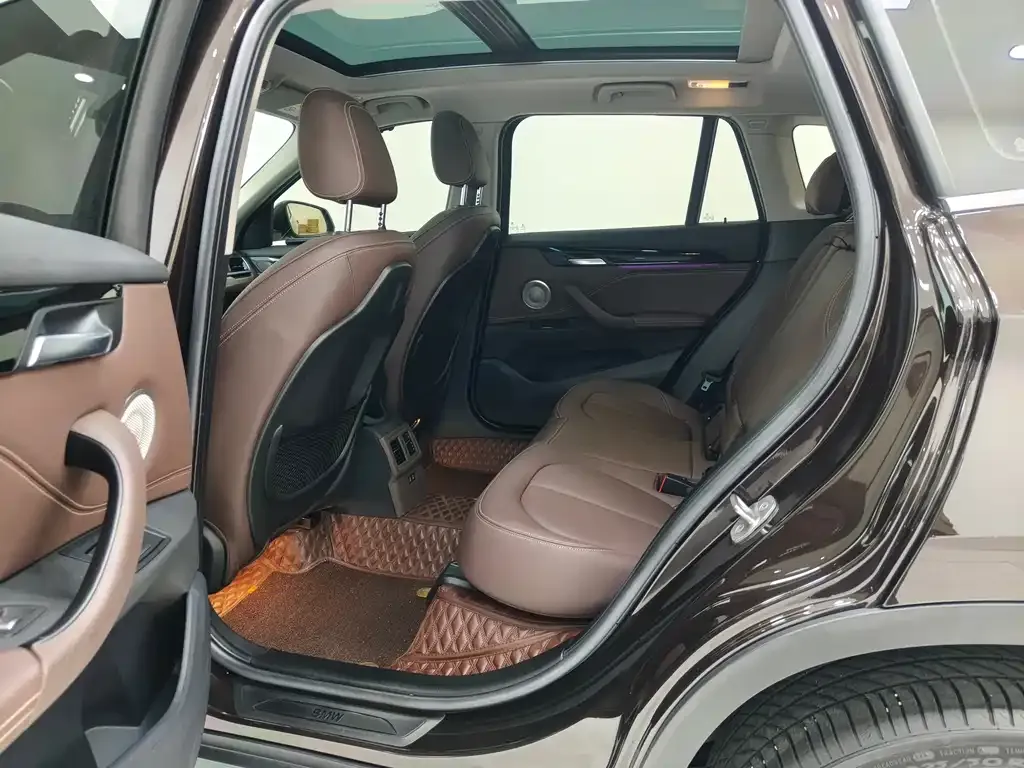 BMW X1 2021 из CN, фото 8
