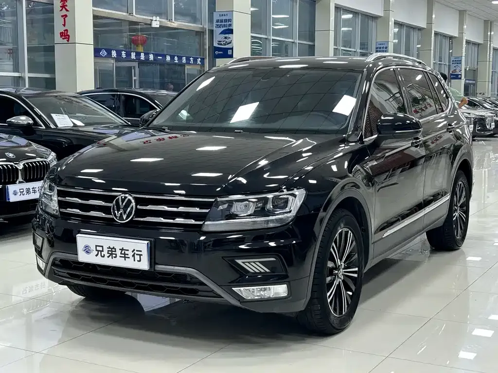 Volkswagen Tiguan L — фото 2