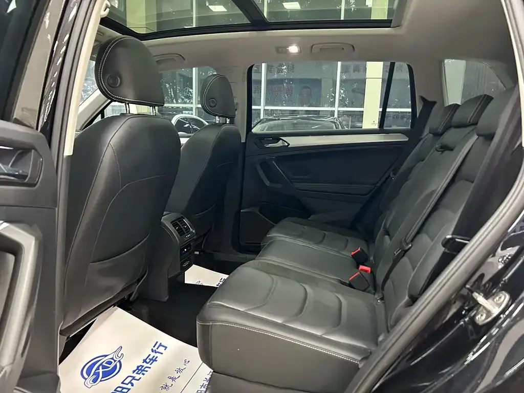 Volkswagen Tiguan L — фото 6