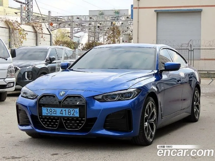 BMW i4 2023 из KR, фото 2