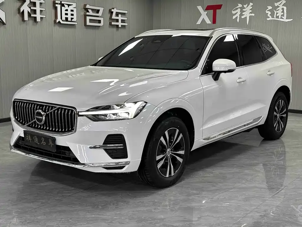 Volvo XC60 — фото 1
