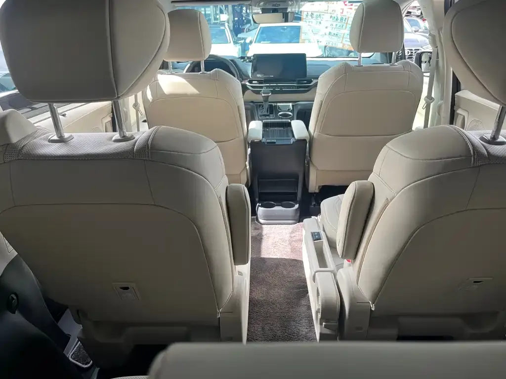Toyota Sienna 2025 из CN, фото 7