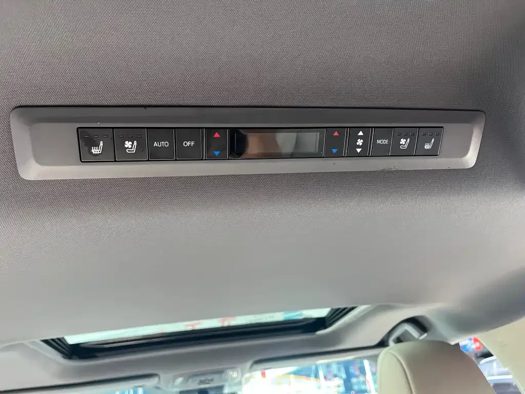 Toyota Sienna 2025 из CN, фото 8
