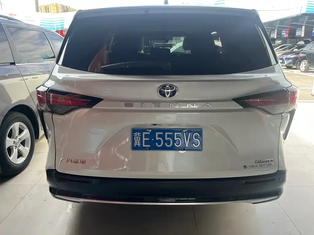 Toyota Sienna 2025 из CN, фото 9