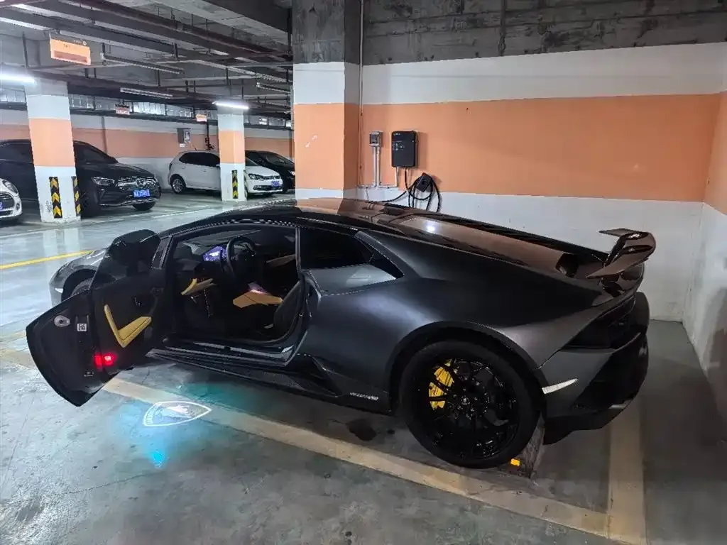 Lamborghini Huracan 2022 из CN, фото 8