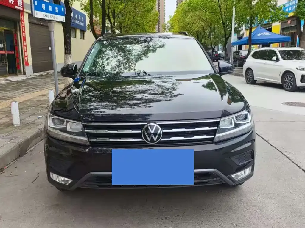 Volkswagen Tiguan L — фото 2