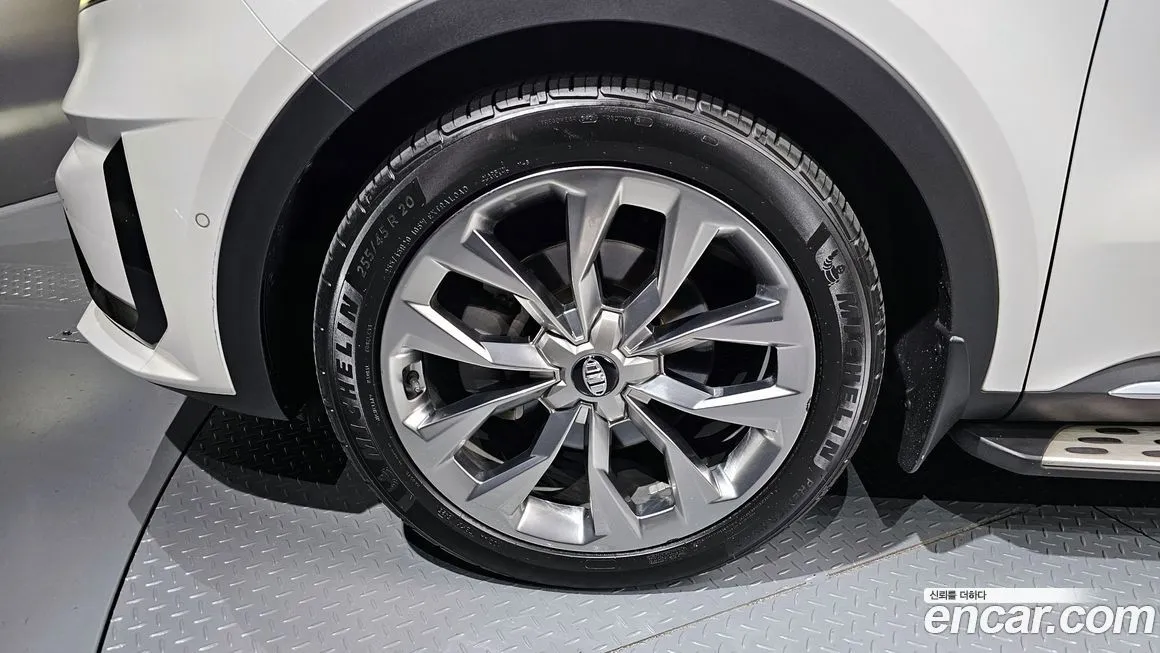 Kia Sorento — фото 5