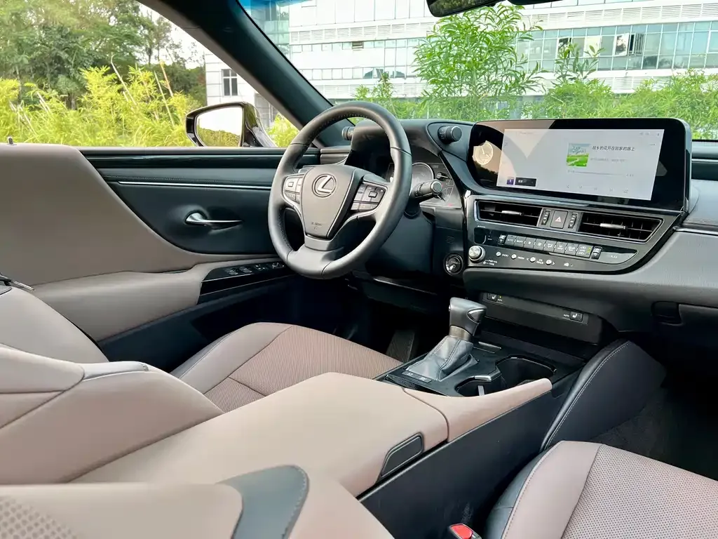 Lexus ES 2025 из CN, фото 10