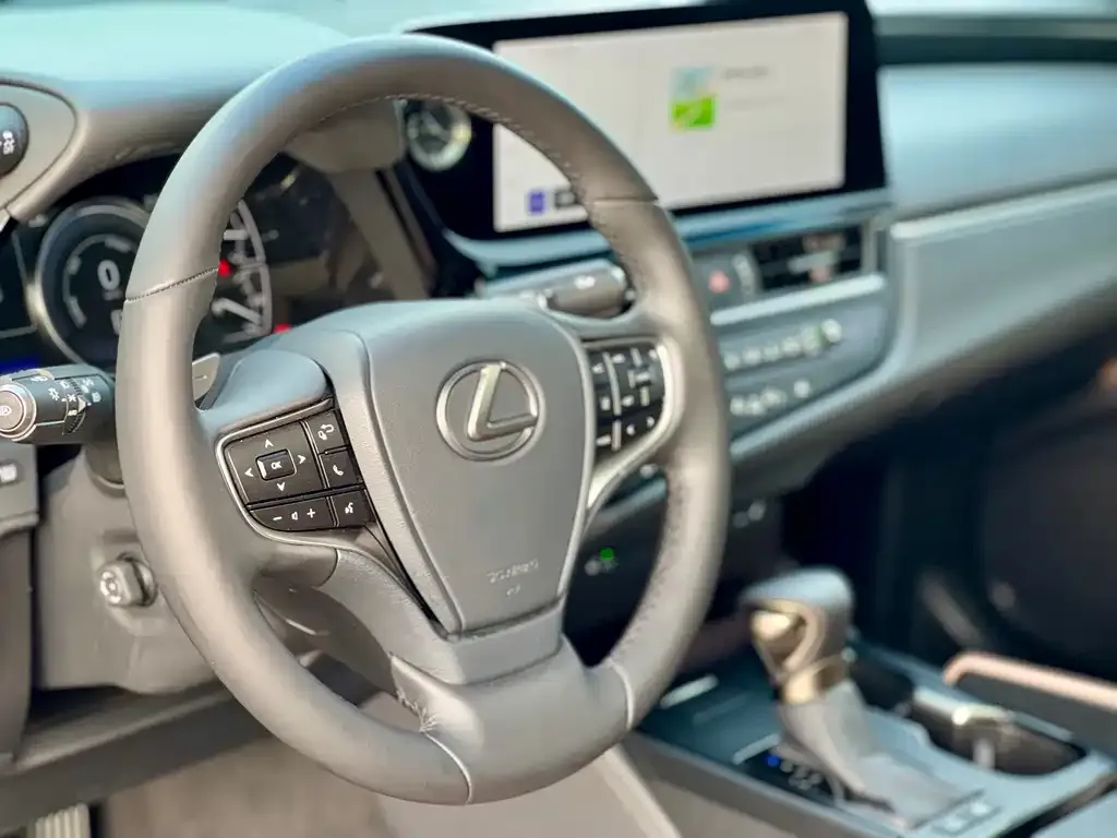 Lexus ES 2025 из CN, фото 5