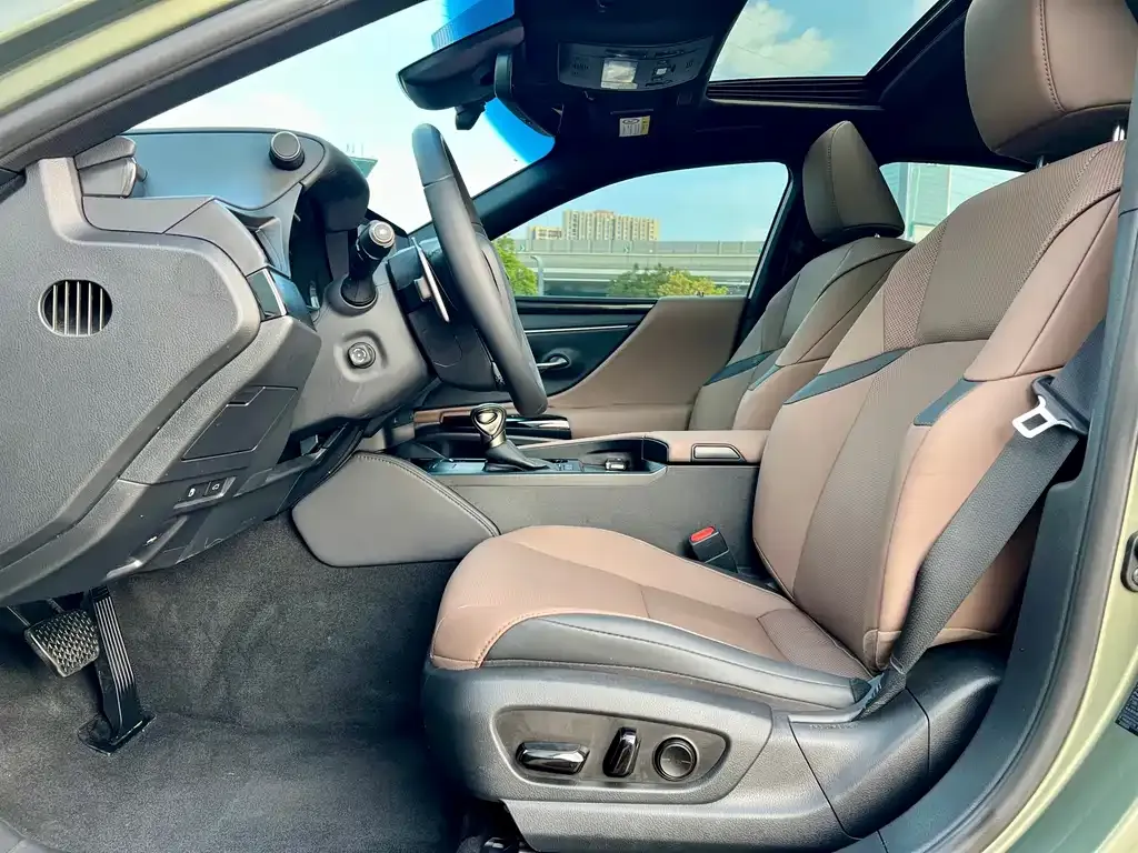 Lexus ES 2025 из CN, фото 7