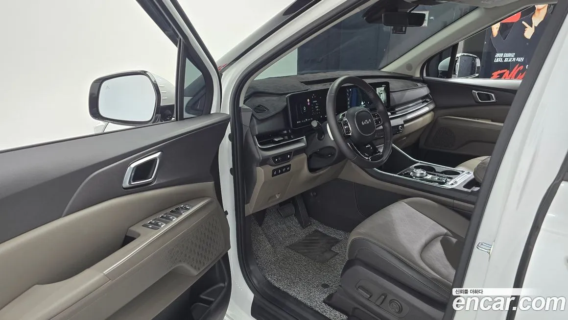 Kia Carnival — фото 10