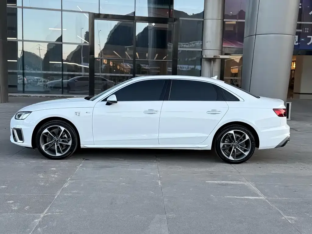 Audi A4L — фото 4