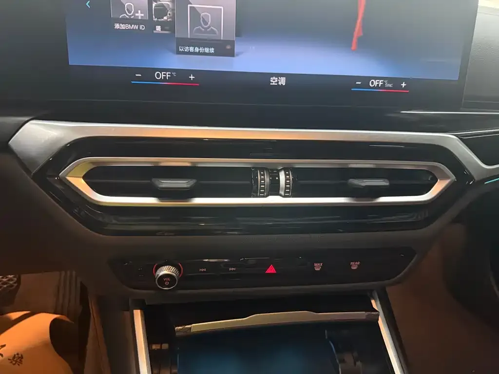 BMW 3 Series 2023 из CN, фото 10