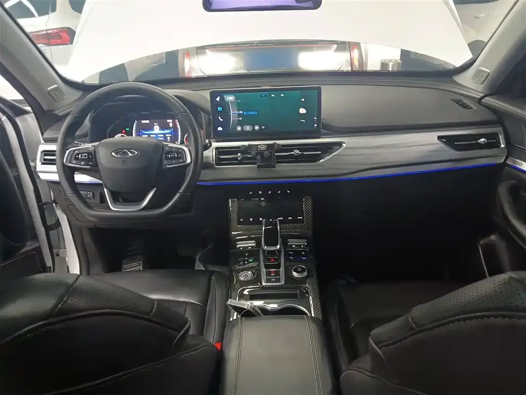 Chery Tiggo 8 — фото 10