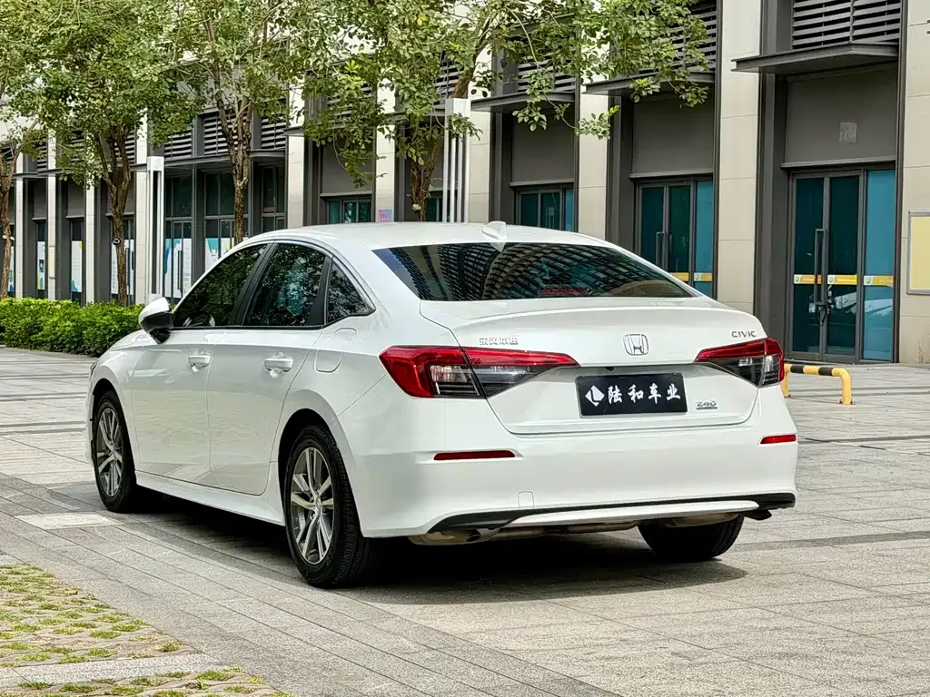 Honda Civic — фото 10