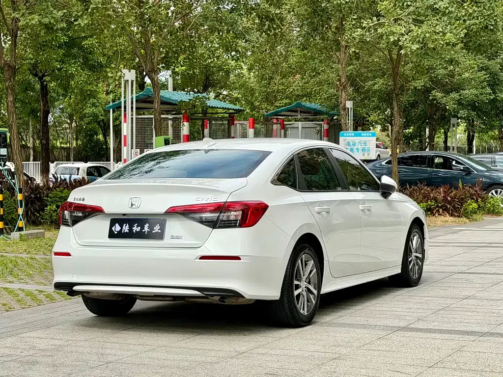 Honda Civic — фото 8