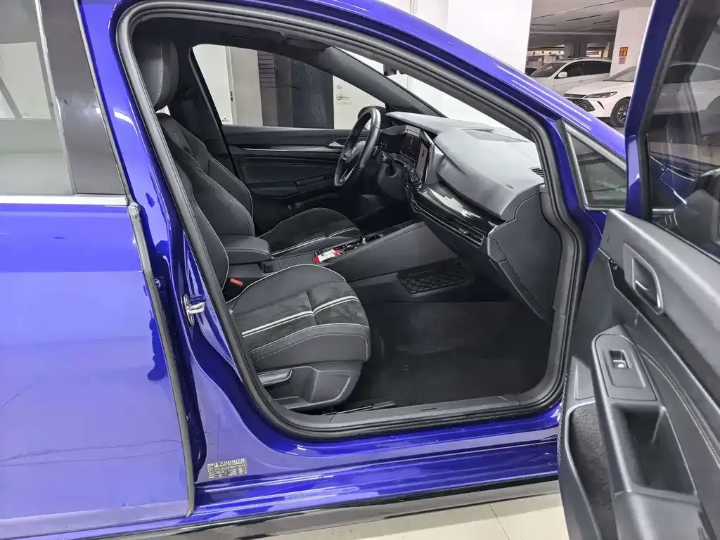 Volkswagen Golf 2022 из CN, фото 10
