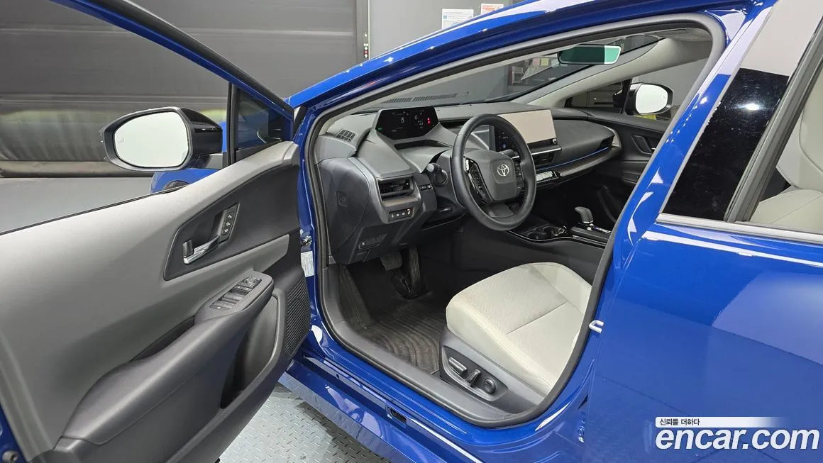 Toyota Prius 2024 из KR, фото 10