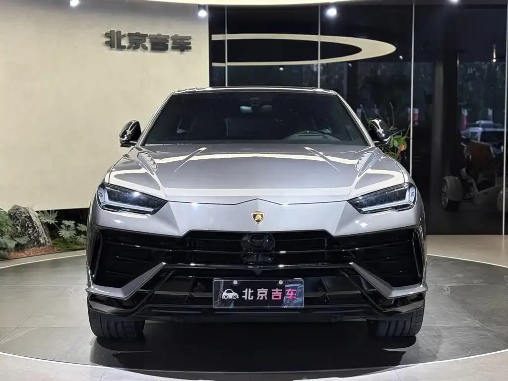 Lamborghini Urus 2024 из CN, фото 2