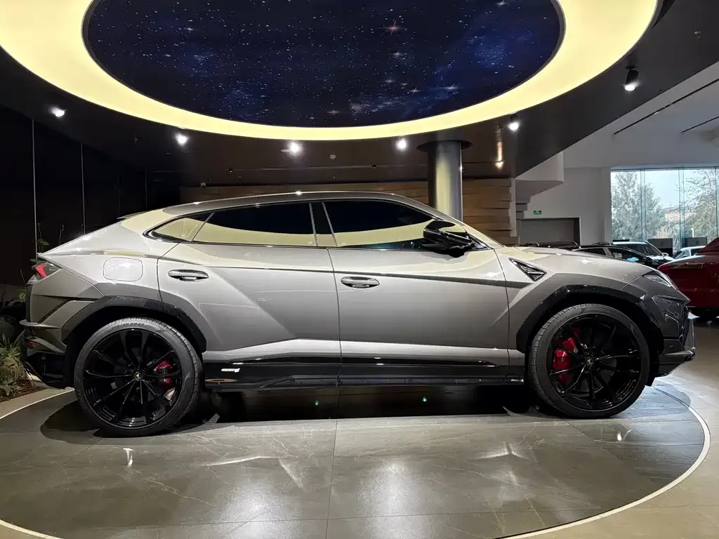 Lamborghini Urus 2024 из CN, фото 6