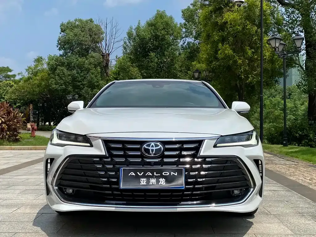 Toyota Avalon — фото 2