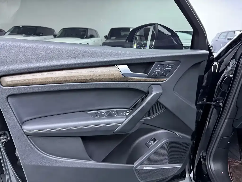 Audi Q5L 2022 из CN, фото 4