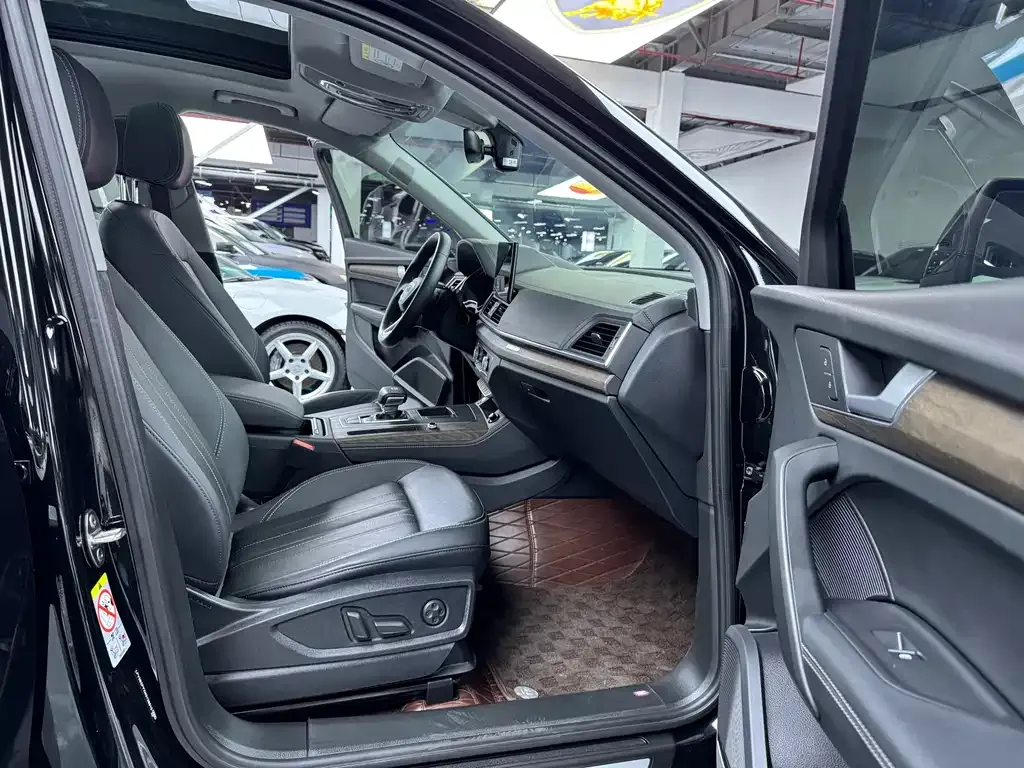 Audi Q5L 2022 из CN, фото 9