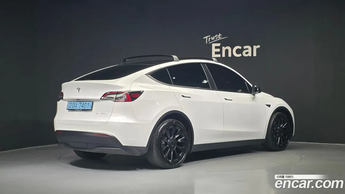 Tesla Model Y — фото 2