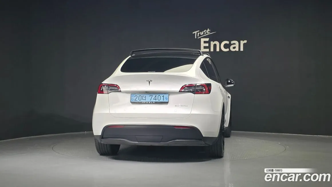 Tesla Model Y — фото 4