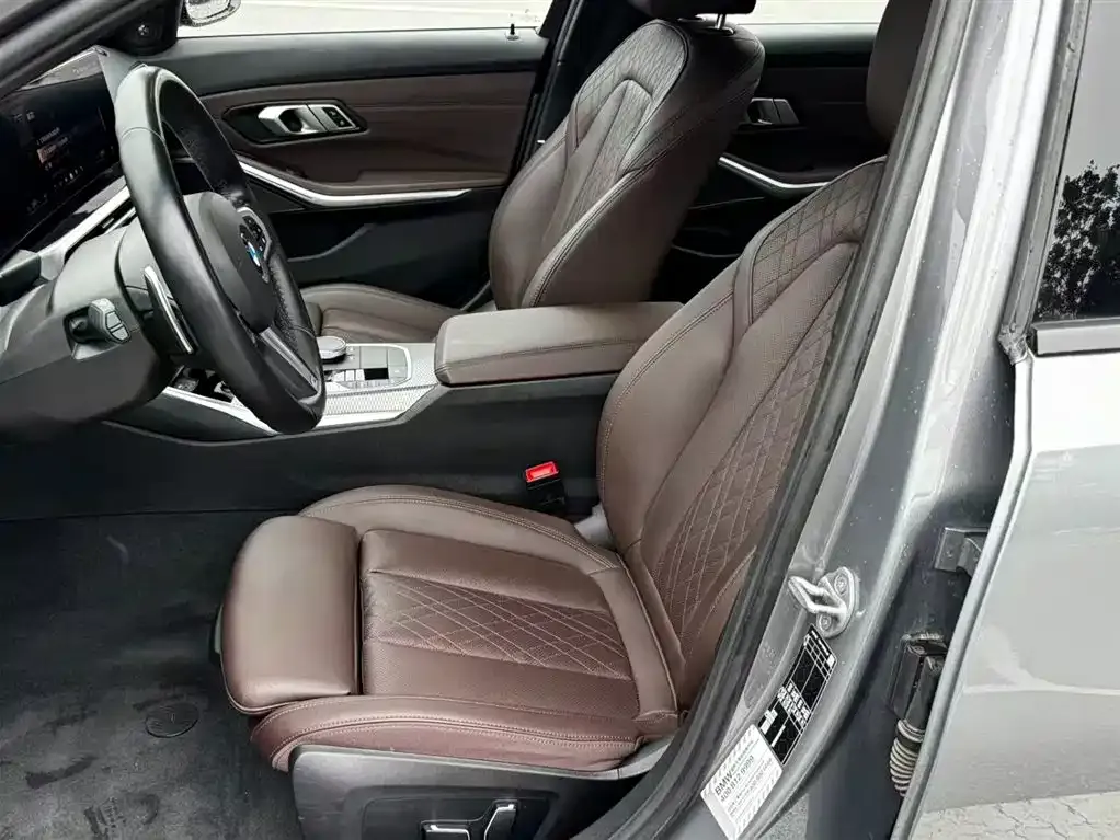 BMW 3 Series 2023 из CN, фото 4