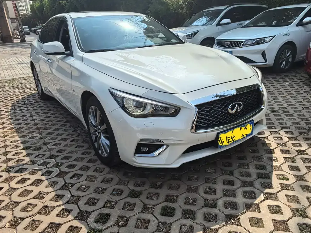 Infiniti Q50L 2022 из CN, фото 3