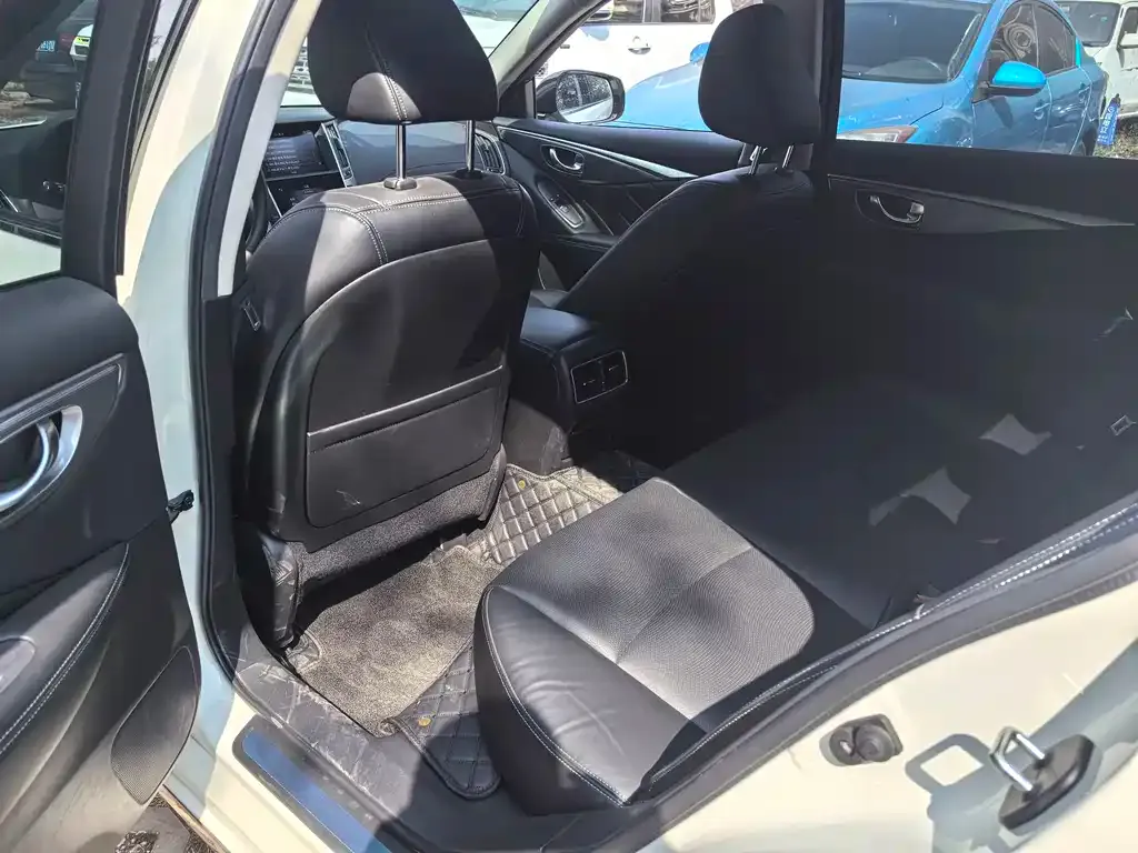 Infiniti Q50L 2022 из CN, фото 8