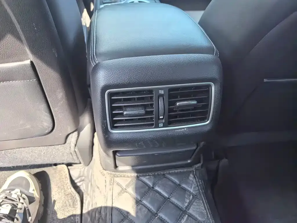 Infiniti Q50L 2022 из CN, фото 9