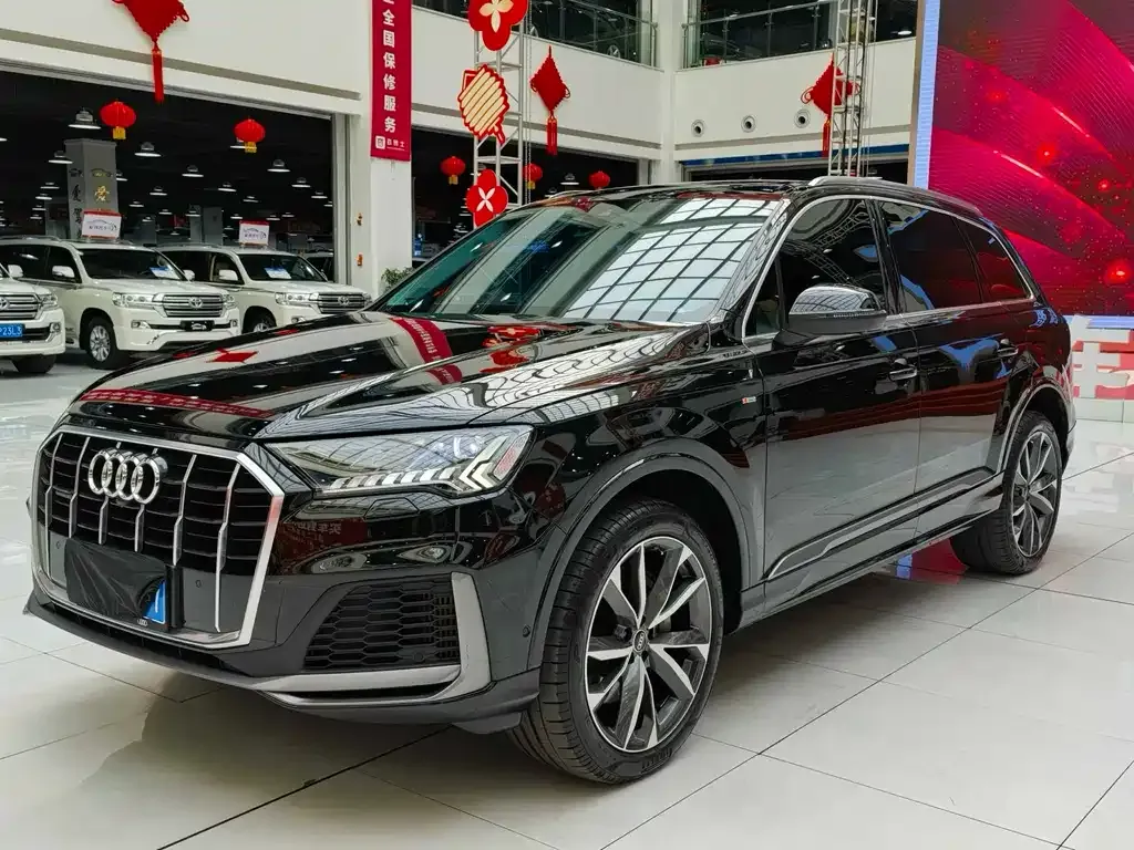 Audi Q7 2024 из CN, фото 1