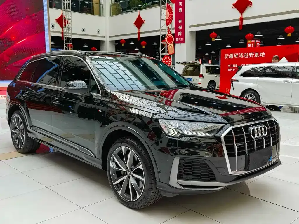 Audi Q7 2024 из CN, фото 3