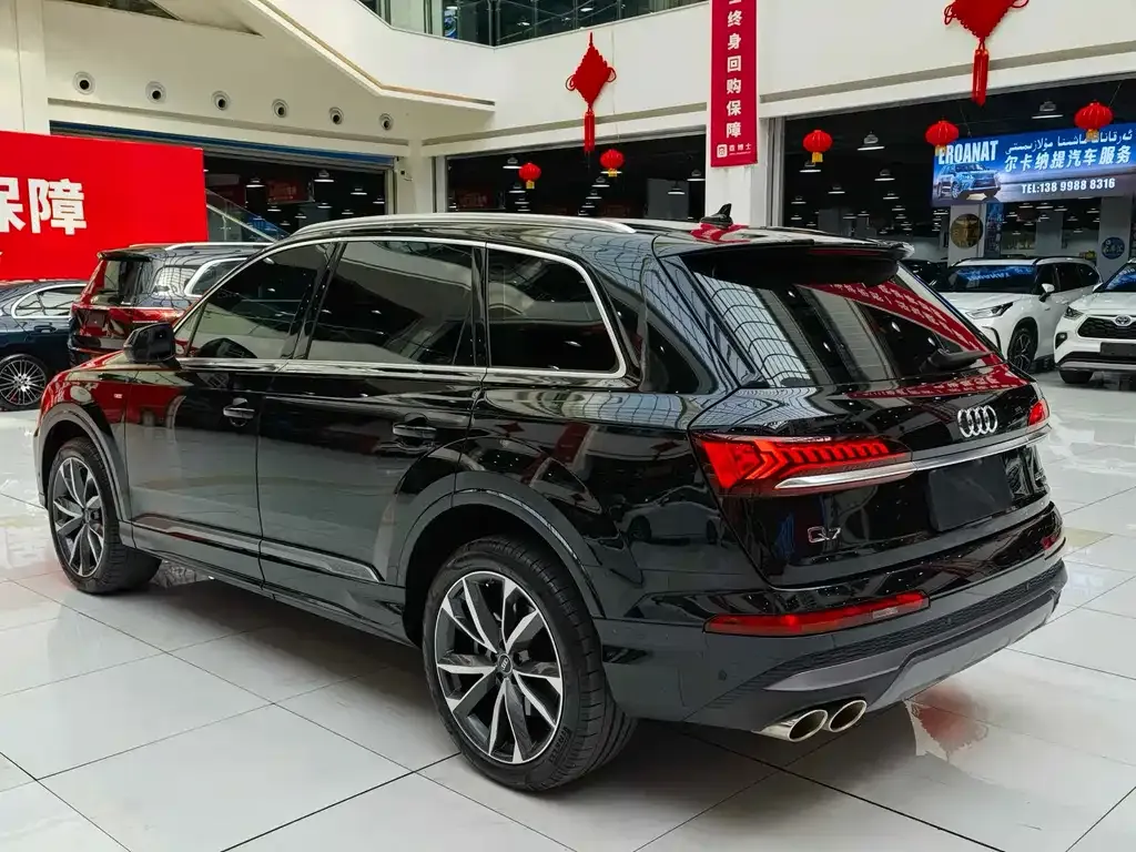 Audi Q7 2024 из CN, фото 7