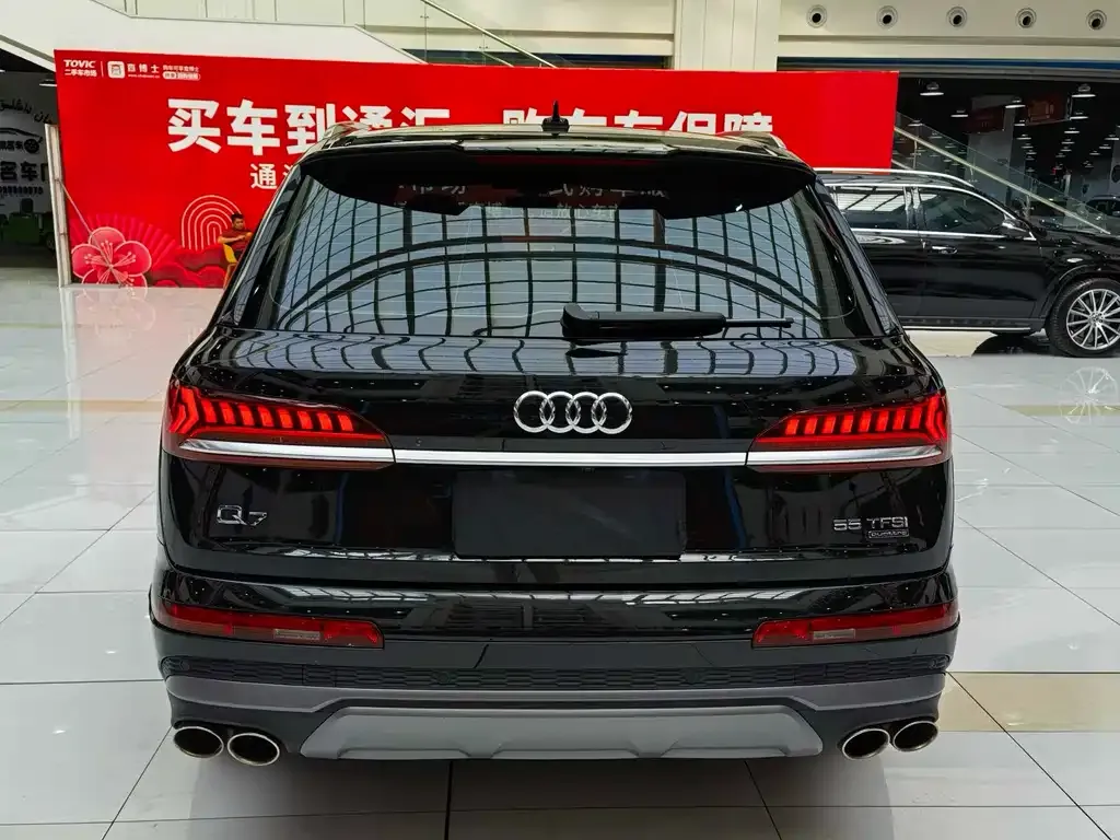 Audi Q7 2024 из CN, фото 8