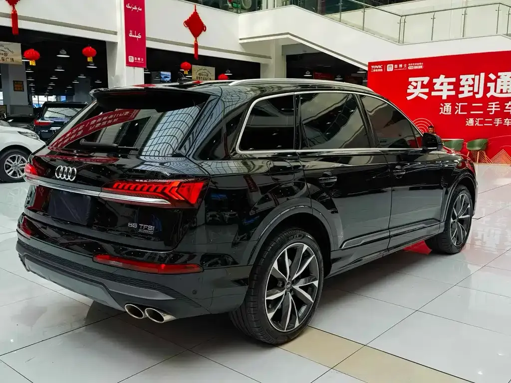 Audi Q7 2024 из CN, фото 9