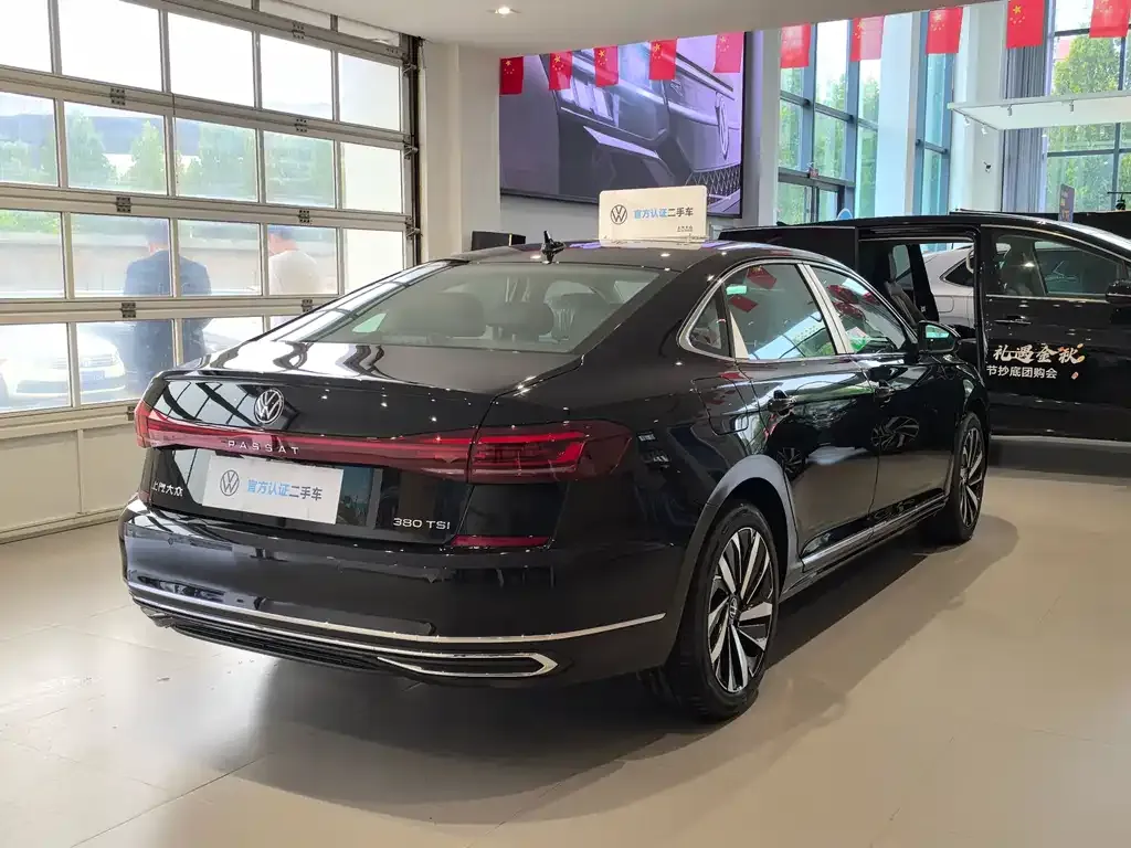 Volkswagen Passat — фото 6