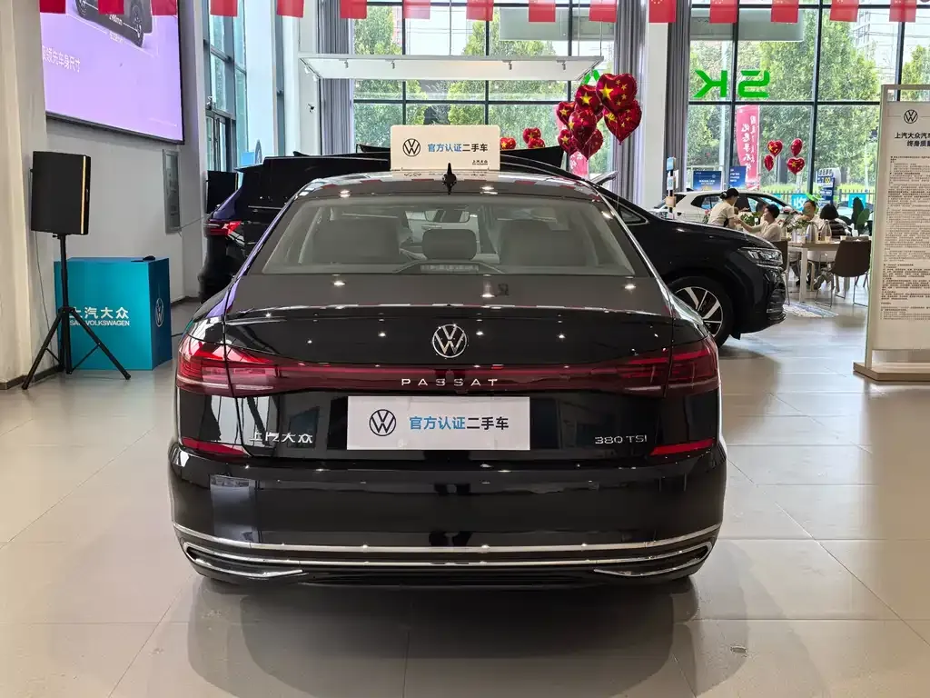 Volkswagen Passat — фото 7