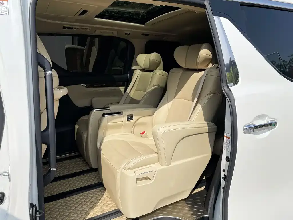 Toyota Alphard 2021 из CN, фото 7