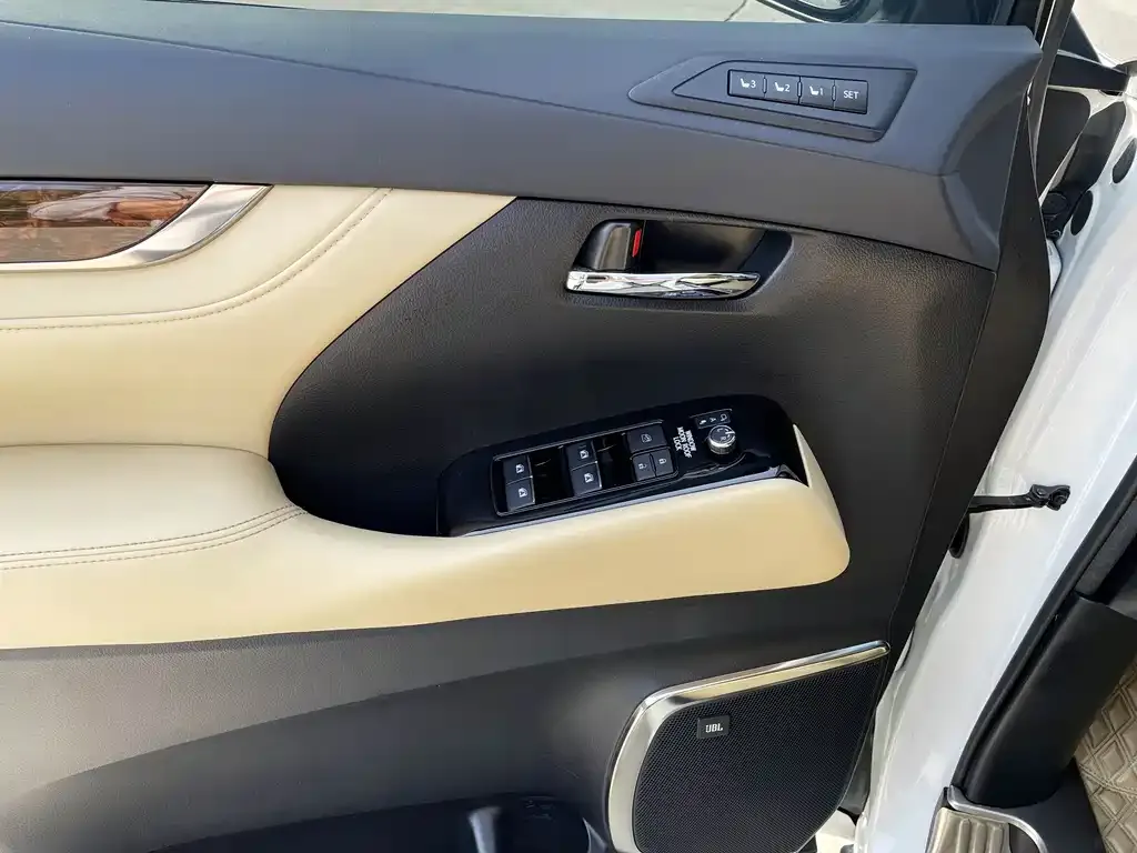 Toyota Alphard 2021 из CN, фото 9