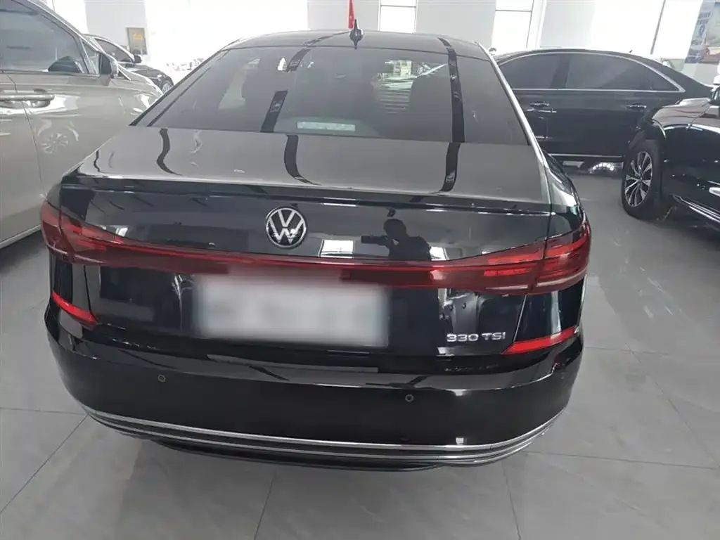 Volkswagen Passat — фото 10