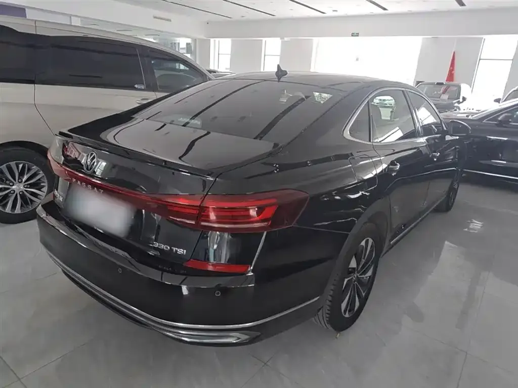 Volkswagen Passat — фото 9