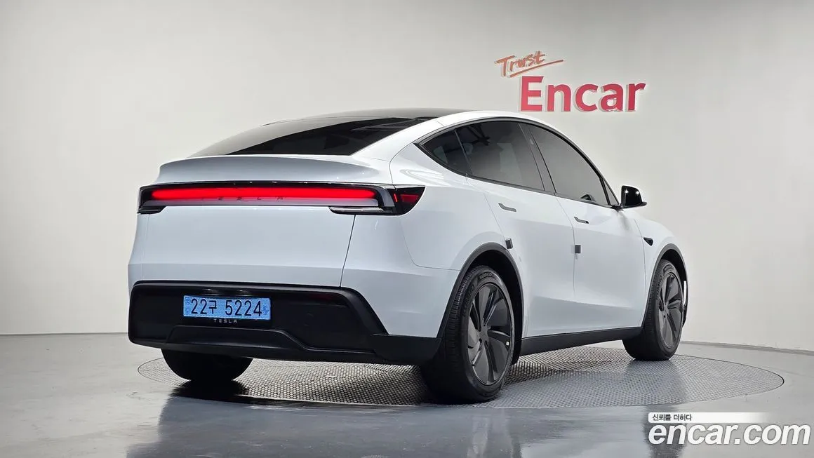 Tesla Model Y 2025 из KR, фото 2