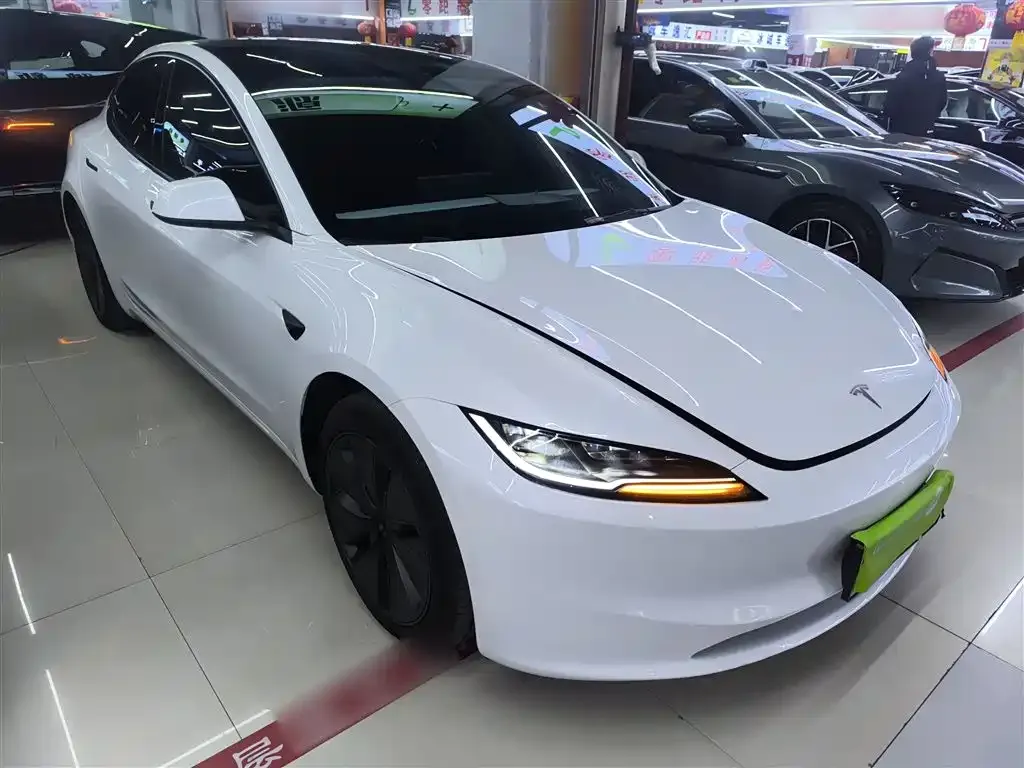 Tesla Model 3 — фото 4