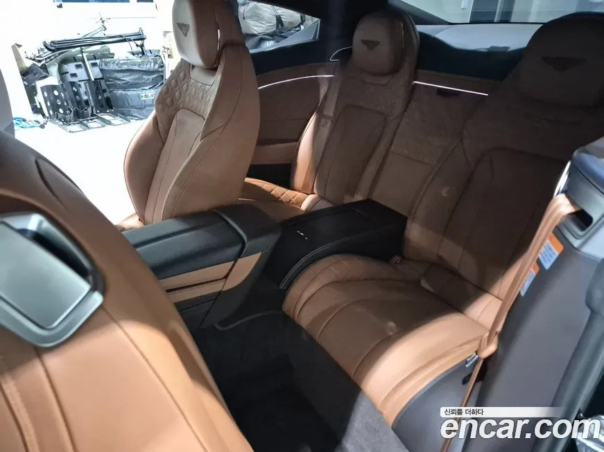 Bentley Continental 2022 из KR, фото 7