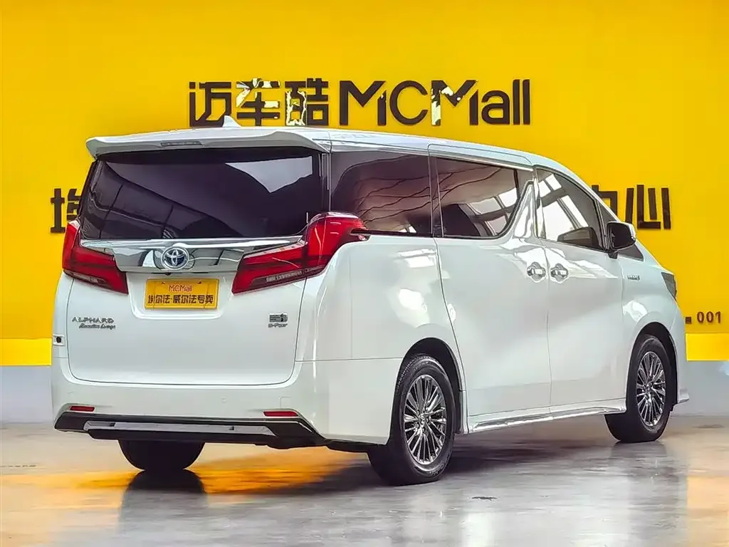 Toyota Alphard — фото 4