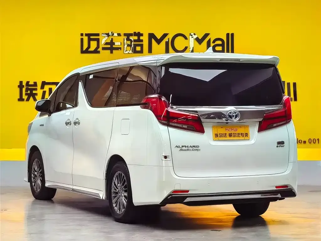 Toyota Alphard — фото 6
